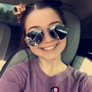 Meet your Posher, Baylee